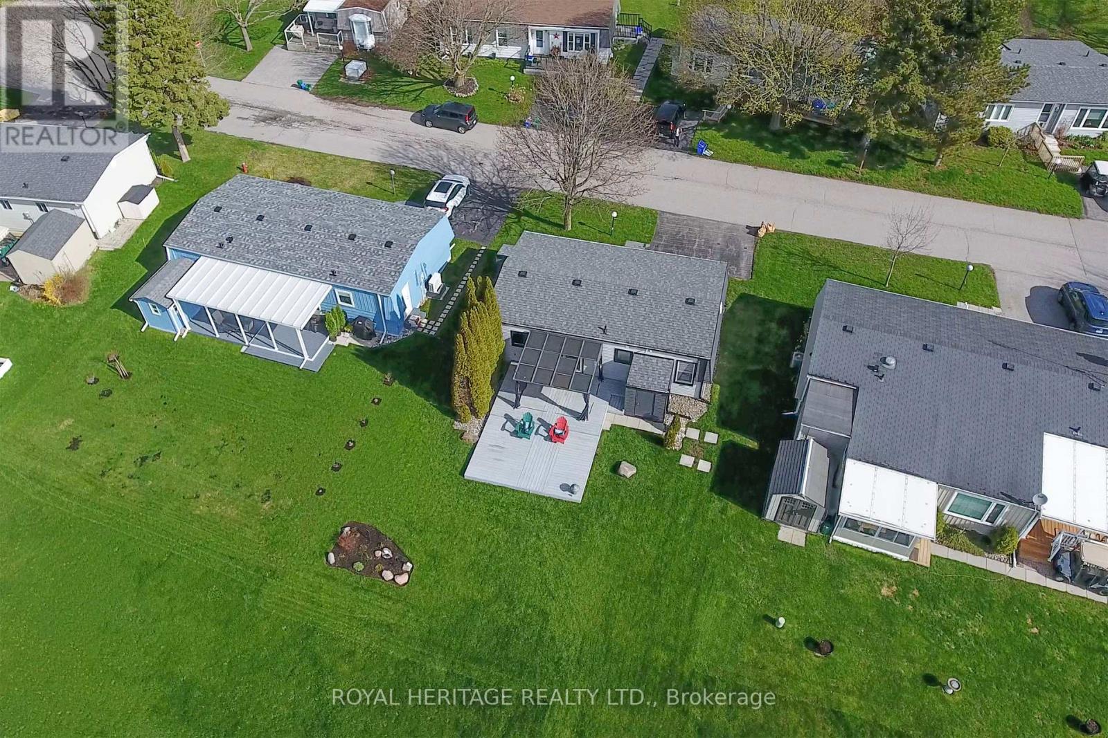 43 Bluffs Road, Clarington, Ontario  L1B 1A4 - Photo 2 - E13062122