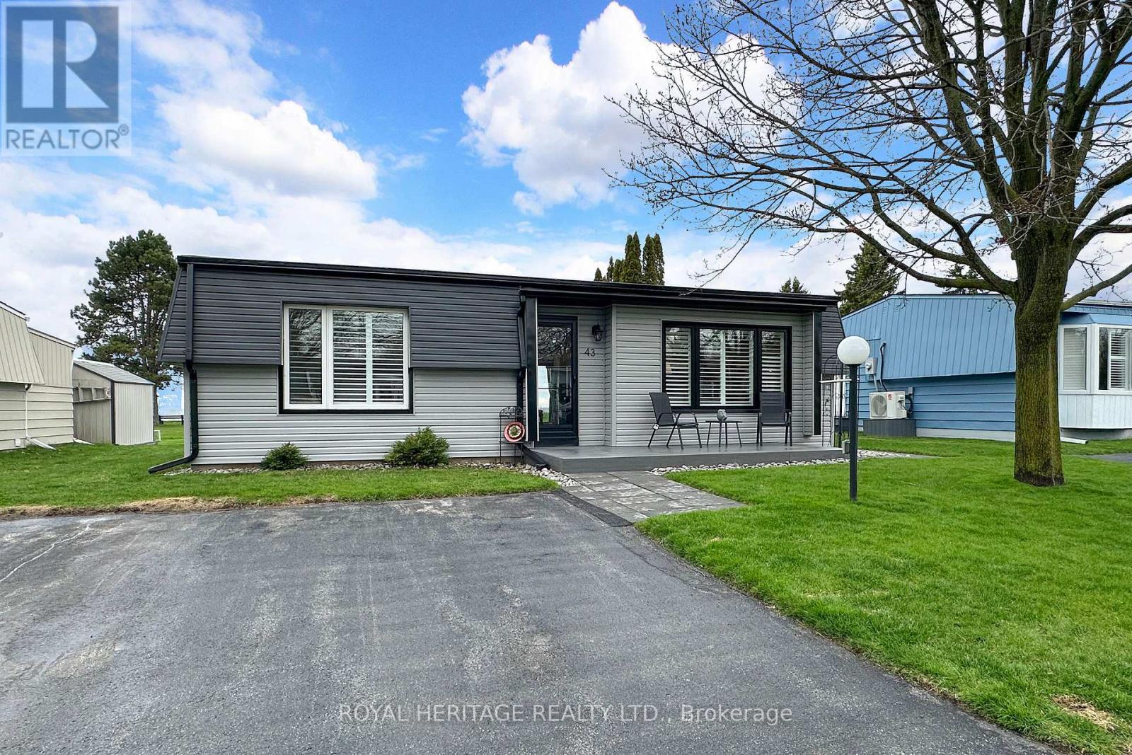 43 Bluffs Road, Clarington, Ontario  L1B 1A4 - Photo 4 - E13062122