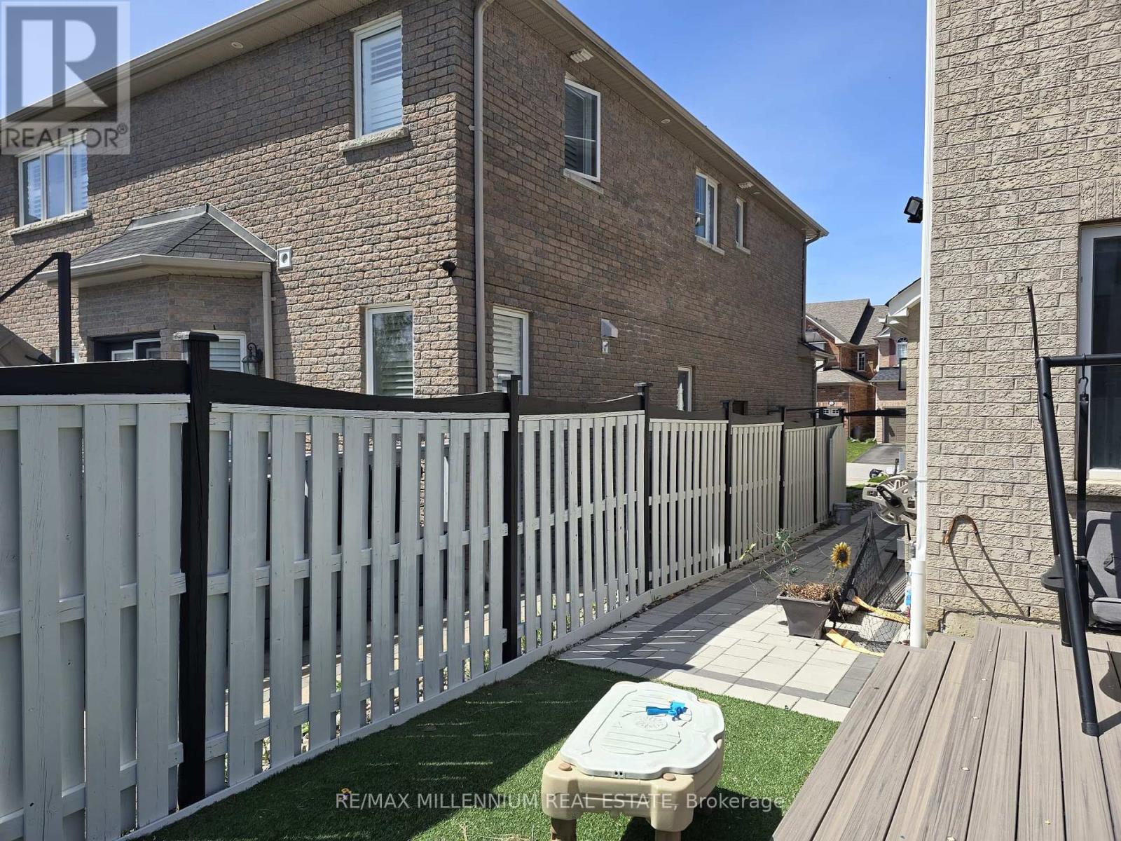 79 Laurier Avenue, Richmond Hill, Ontario  L4E 4P5 - Photo 9 - N13046028