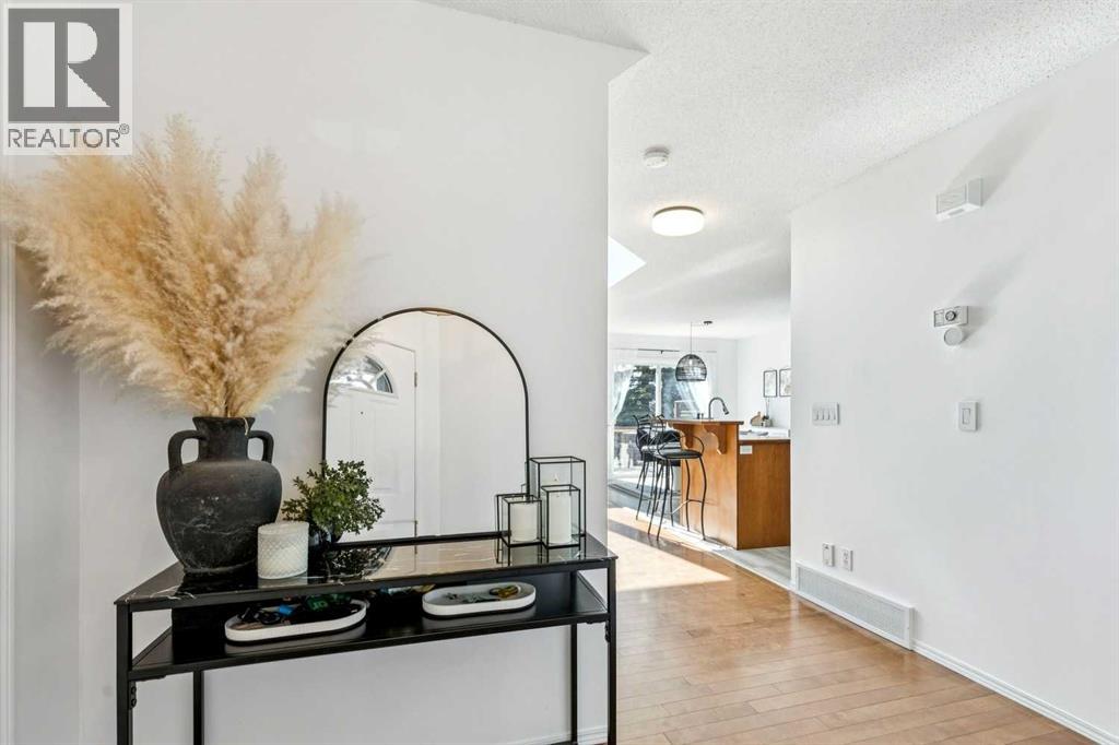 214 Cougarstone Circle SW, Calgary, Alberta  T3H 4W5 - Photo 2 - A2297016