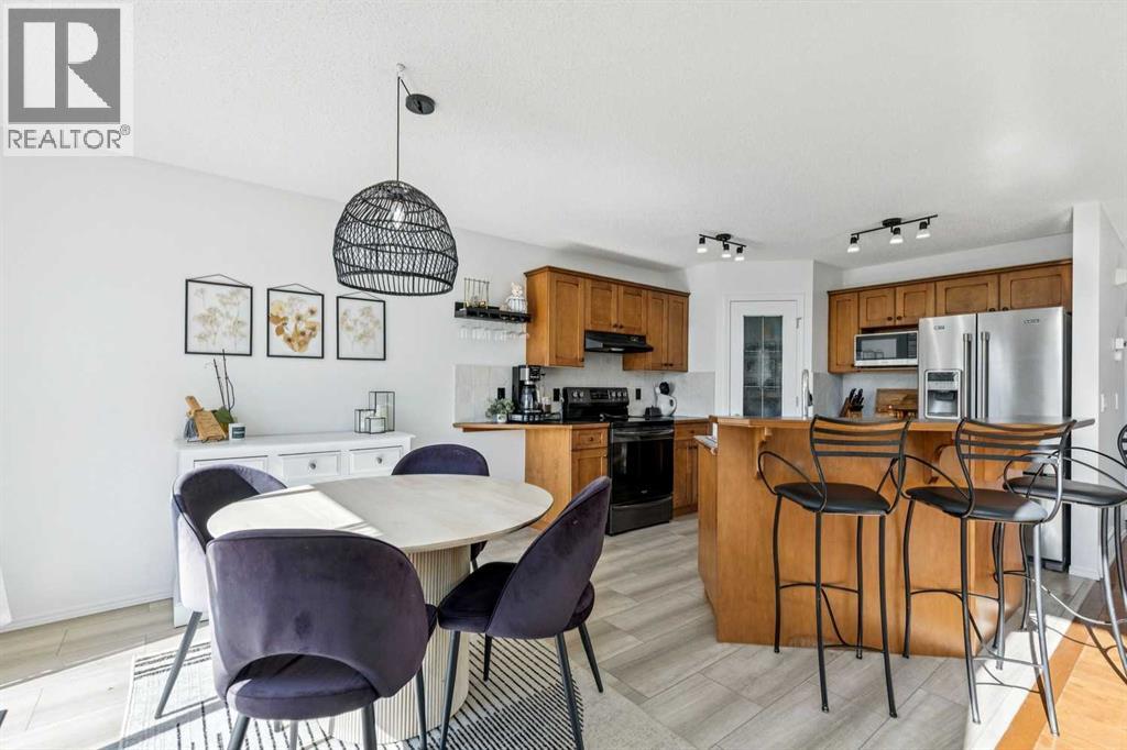 214 Cougarstone Circle SW, Calgary, Alberta  T3H 4W5 - Photo 14 - A2297016