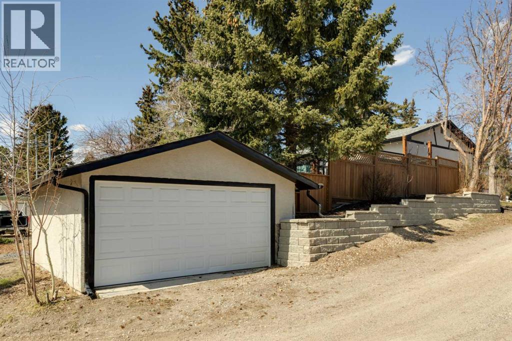 4211 Dalhart Road NW, Calgary, Alberta  T3A 1B6 - Photo 35 - A2306165