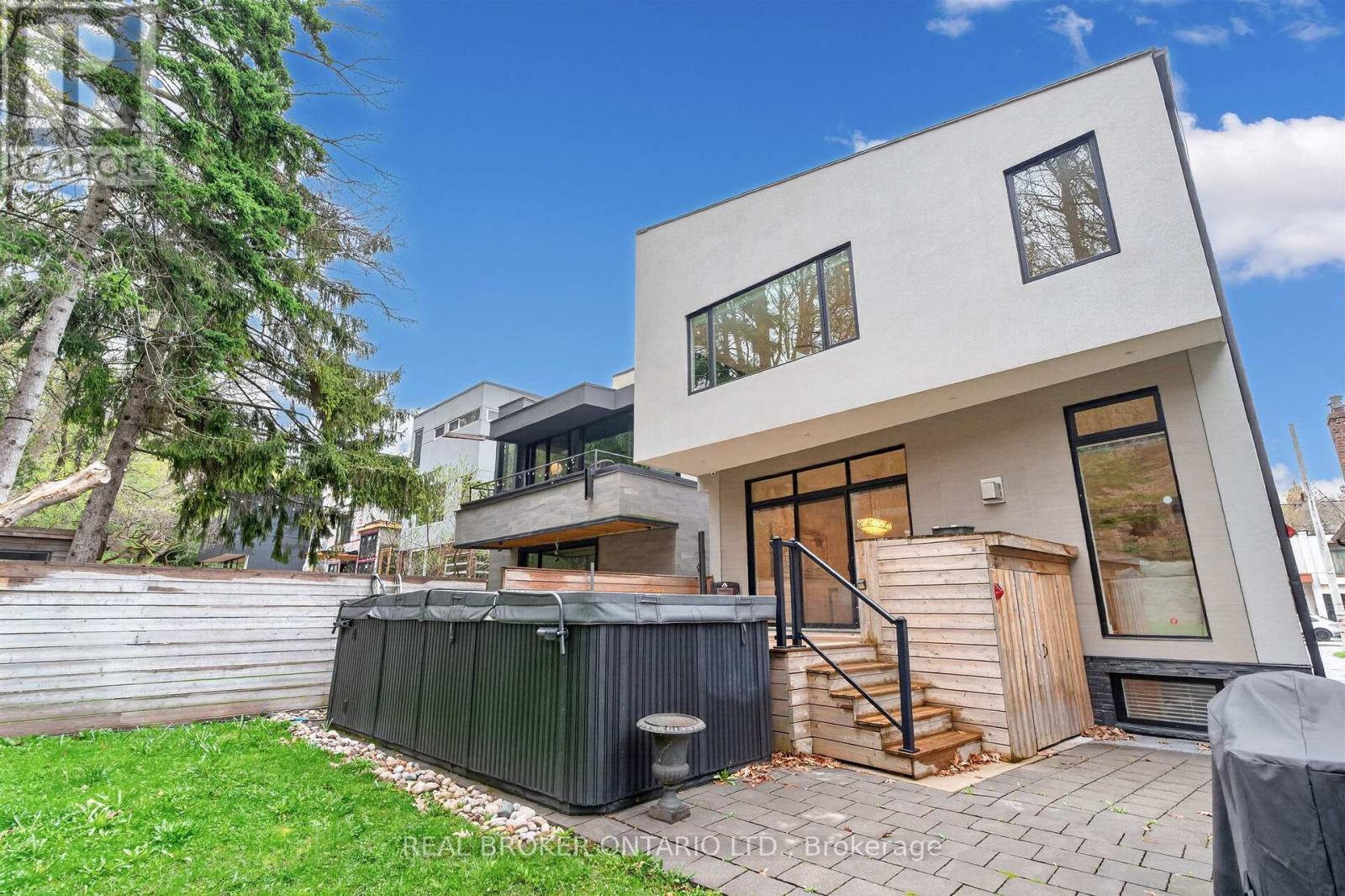 88 South Kingsway Way, Toronto, Ontario  M6S 3T3 - Photo 45 - W13031204