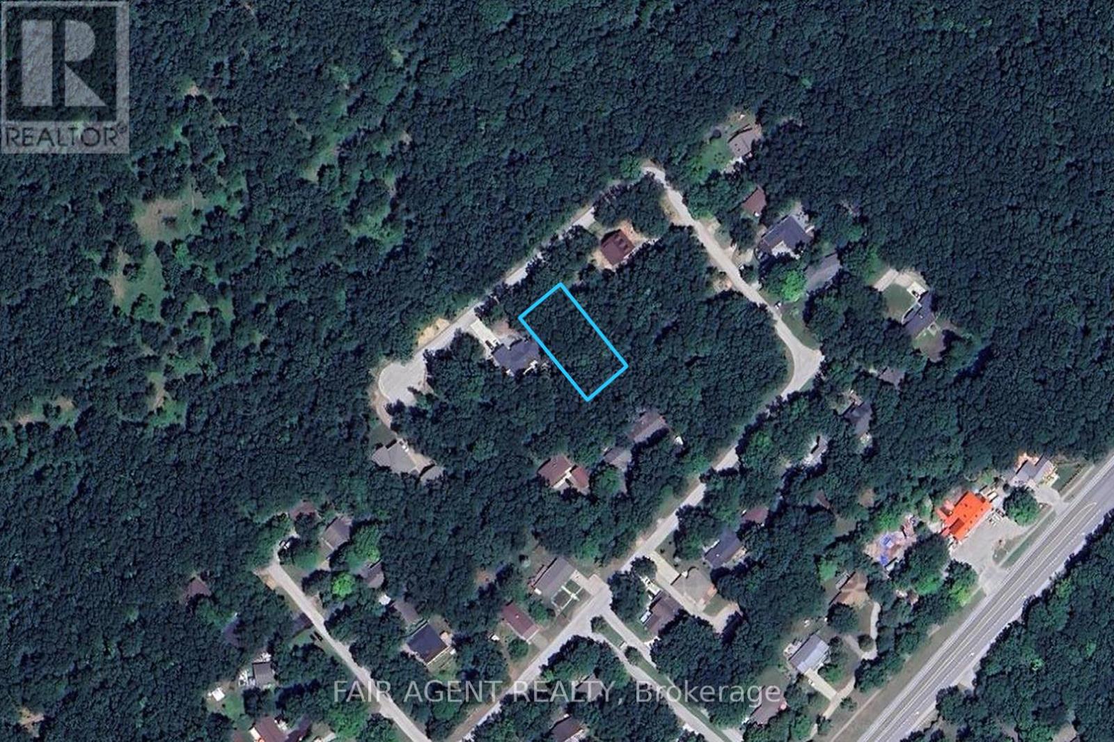 10267 Daniel Avenue, Lambton Shores, Ontario  N0M 1T0 - Photo 1 - X13067436