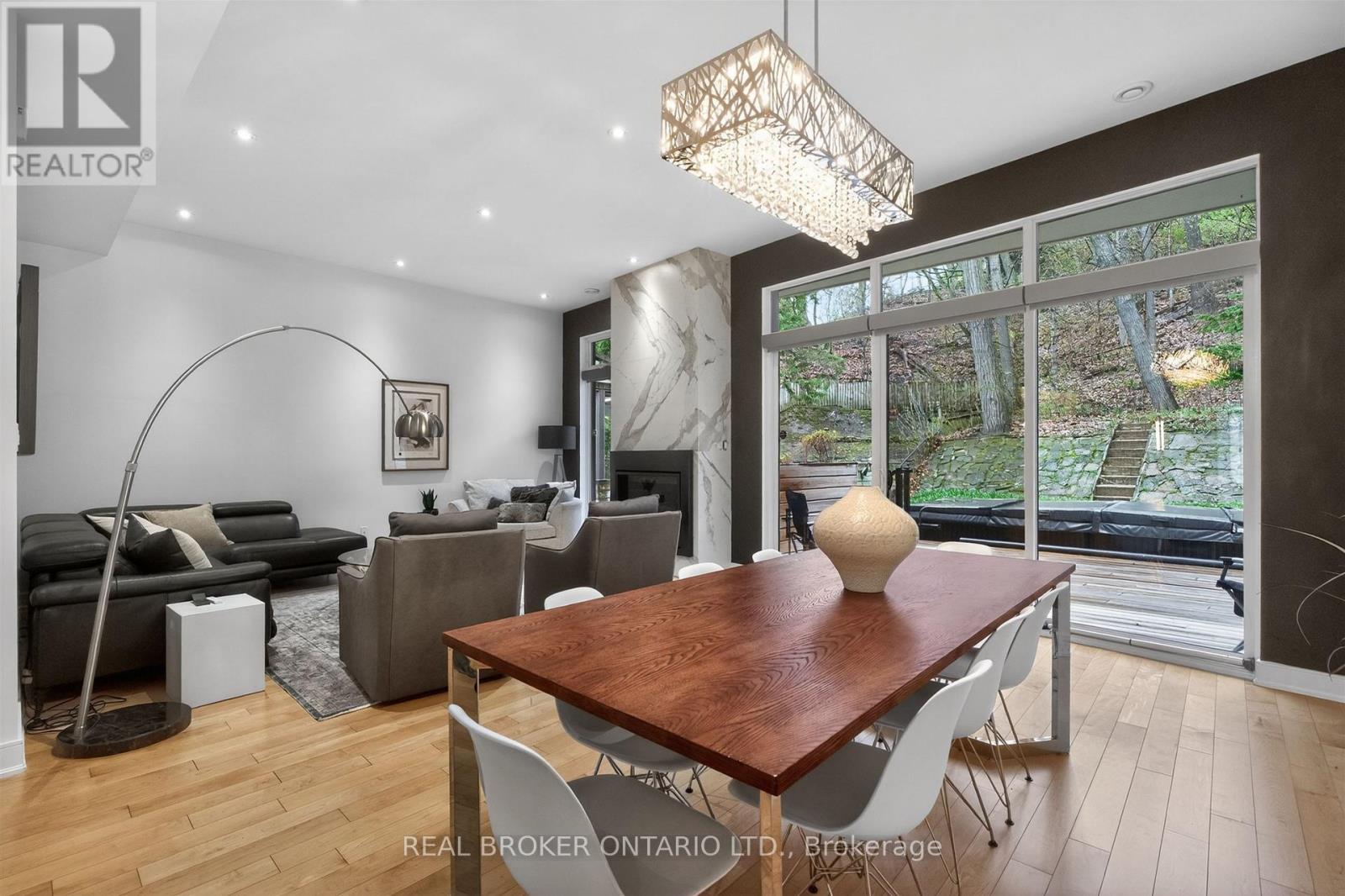 88 South Kingsway Way, Toronto, Ontario  M6S 3T3 - Photo 13 - W13031204
