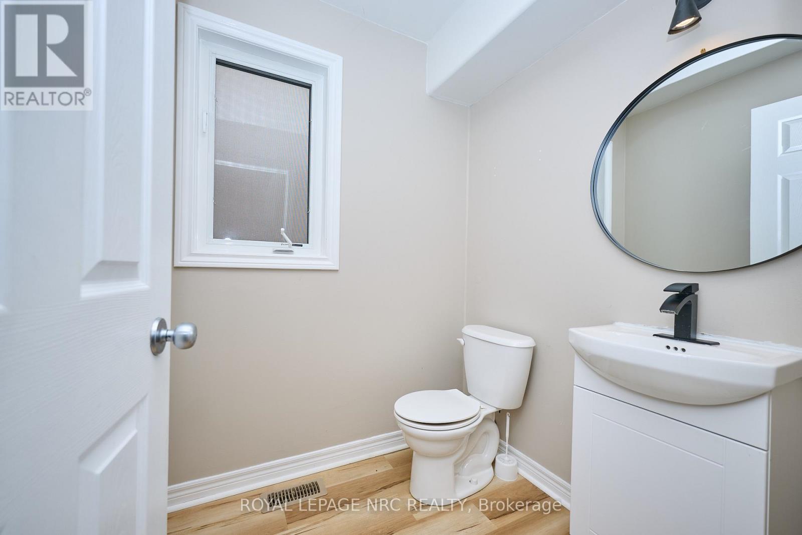 6556 Mary Drive, Niagara Falls, Ontario  L2H 0B5 - Photo 5 - X12847462