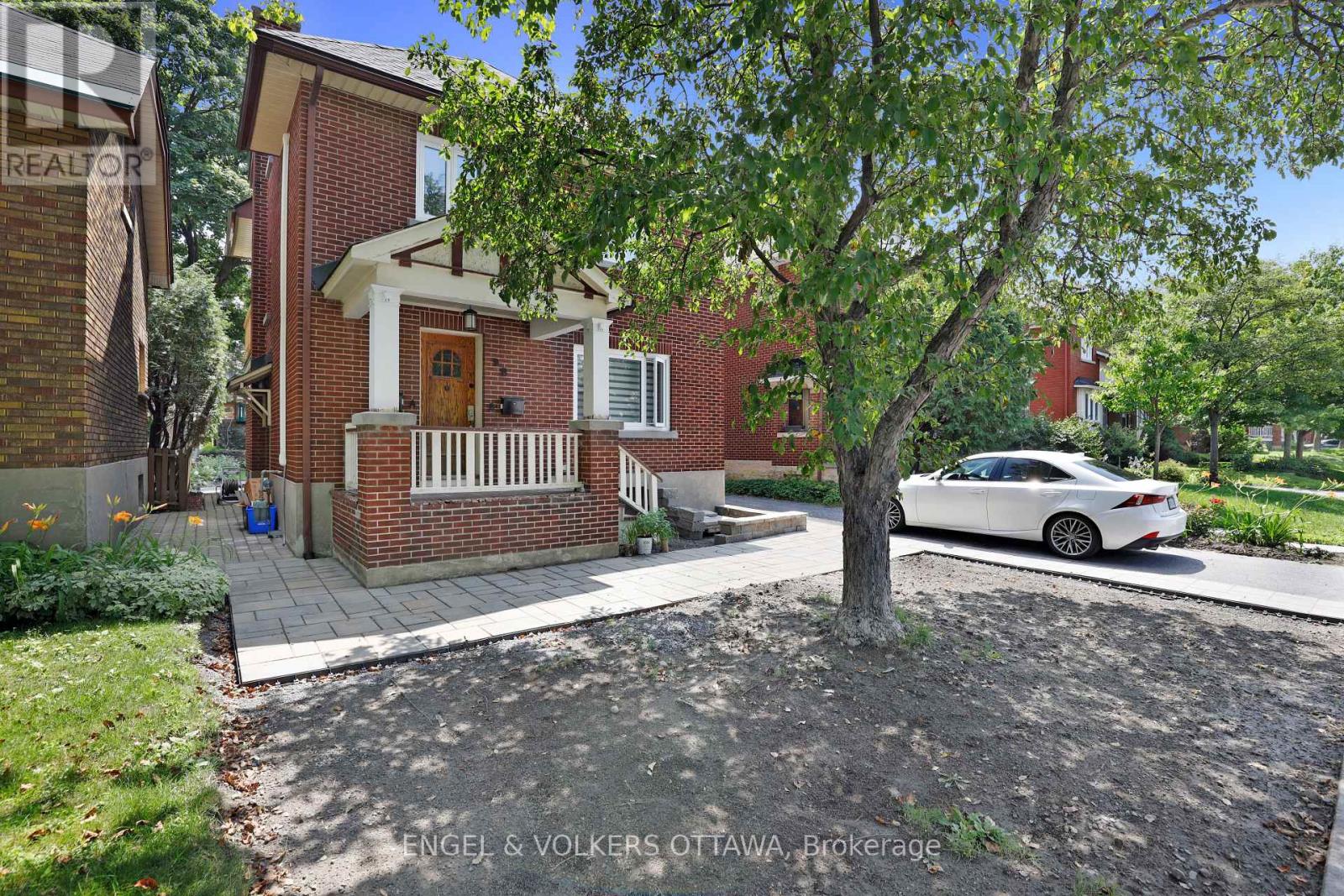 B - 98 Renfrew Avenue, Ottawa, Ontario  K1S 1Z8 - Photo 2 - X13067562