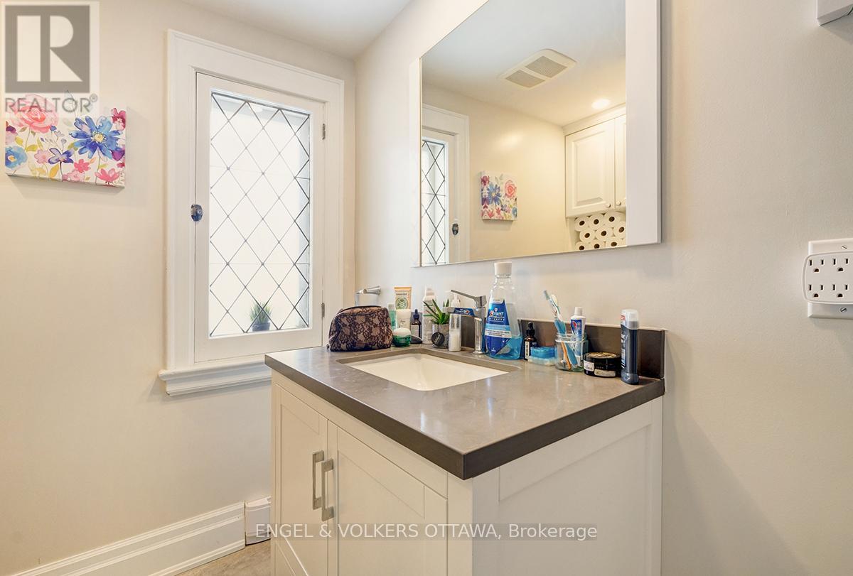 B - 98 Renfrew Avenue, Ottawa, Ontario  K1S 1Z8 - Photo 20 - X13067562