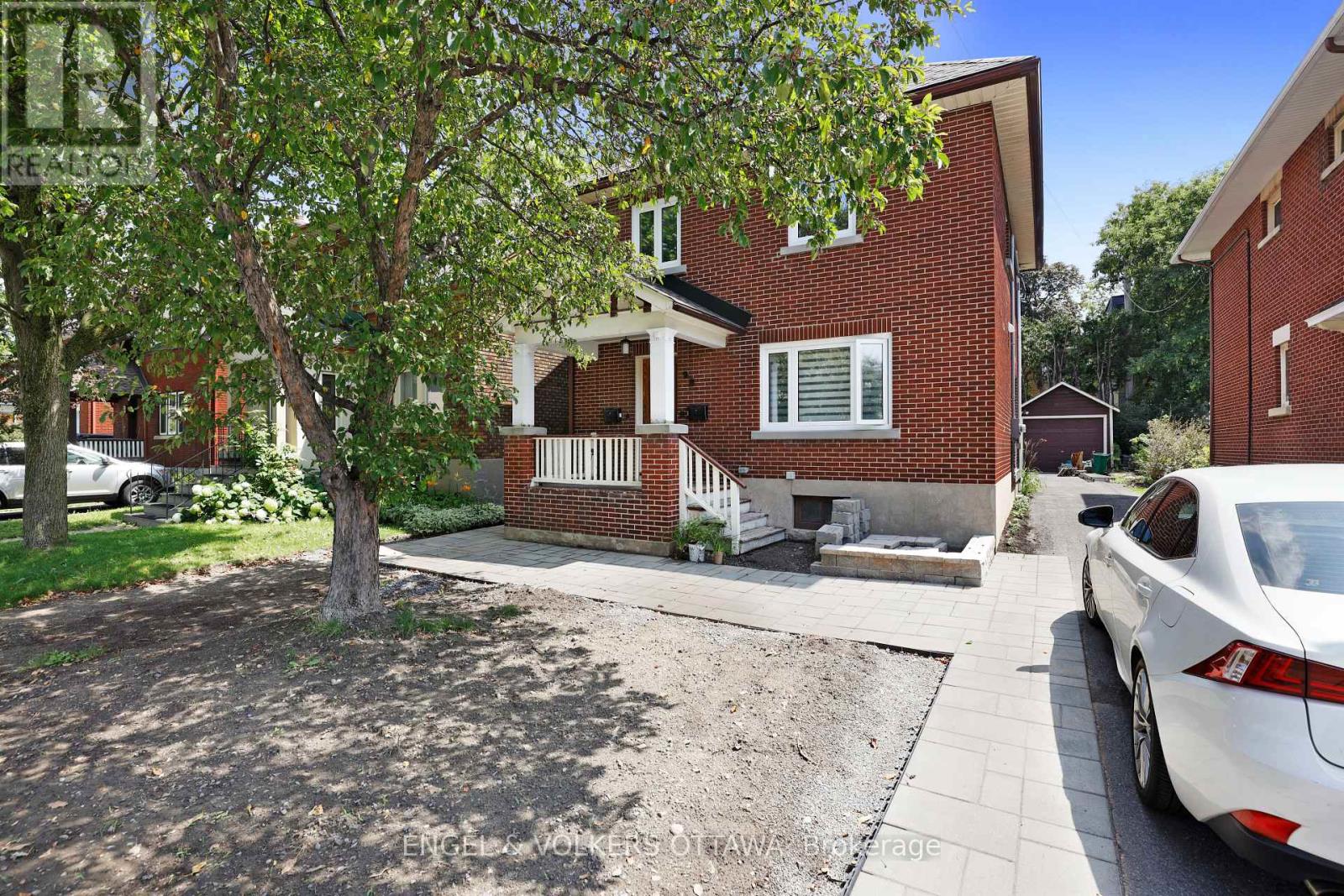 B - 98 Renfrew Avenue, Ottawa, Ontario  K1S 1Z8 - Photo 3 - X13067562