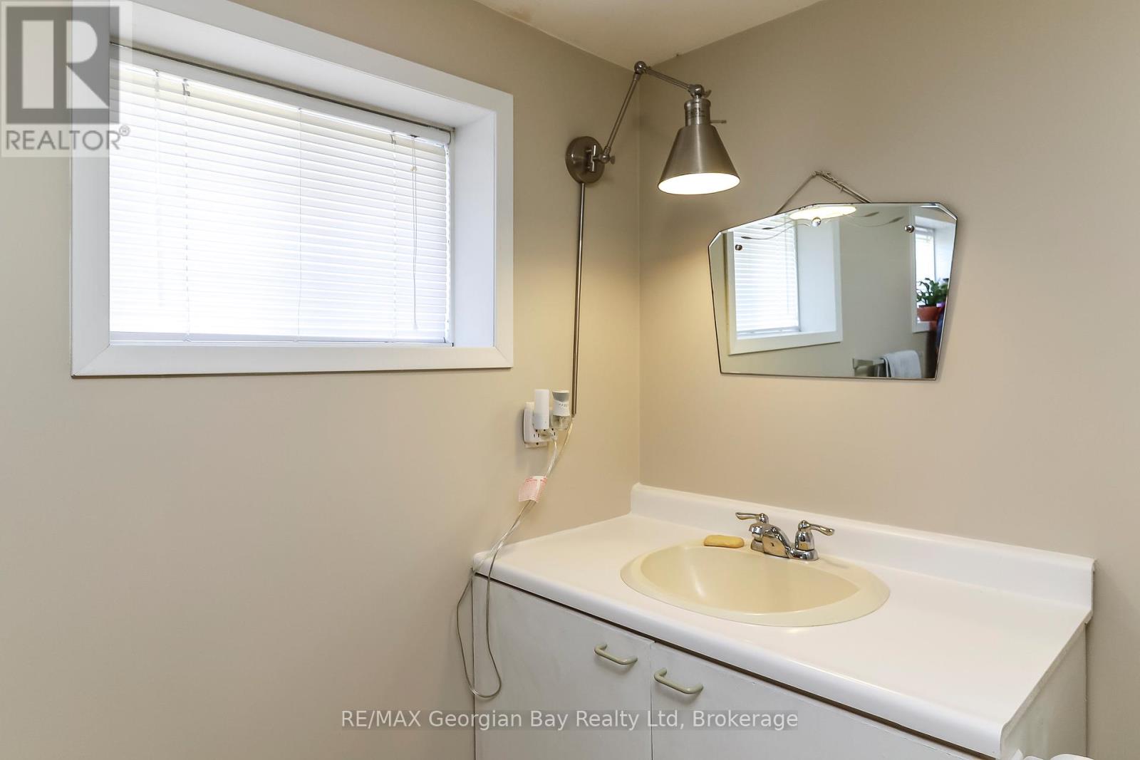 8 John Dillingno Street, Tay, Ontario  L0K 2A0 - Photo 25 - S13053318