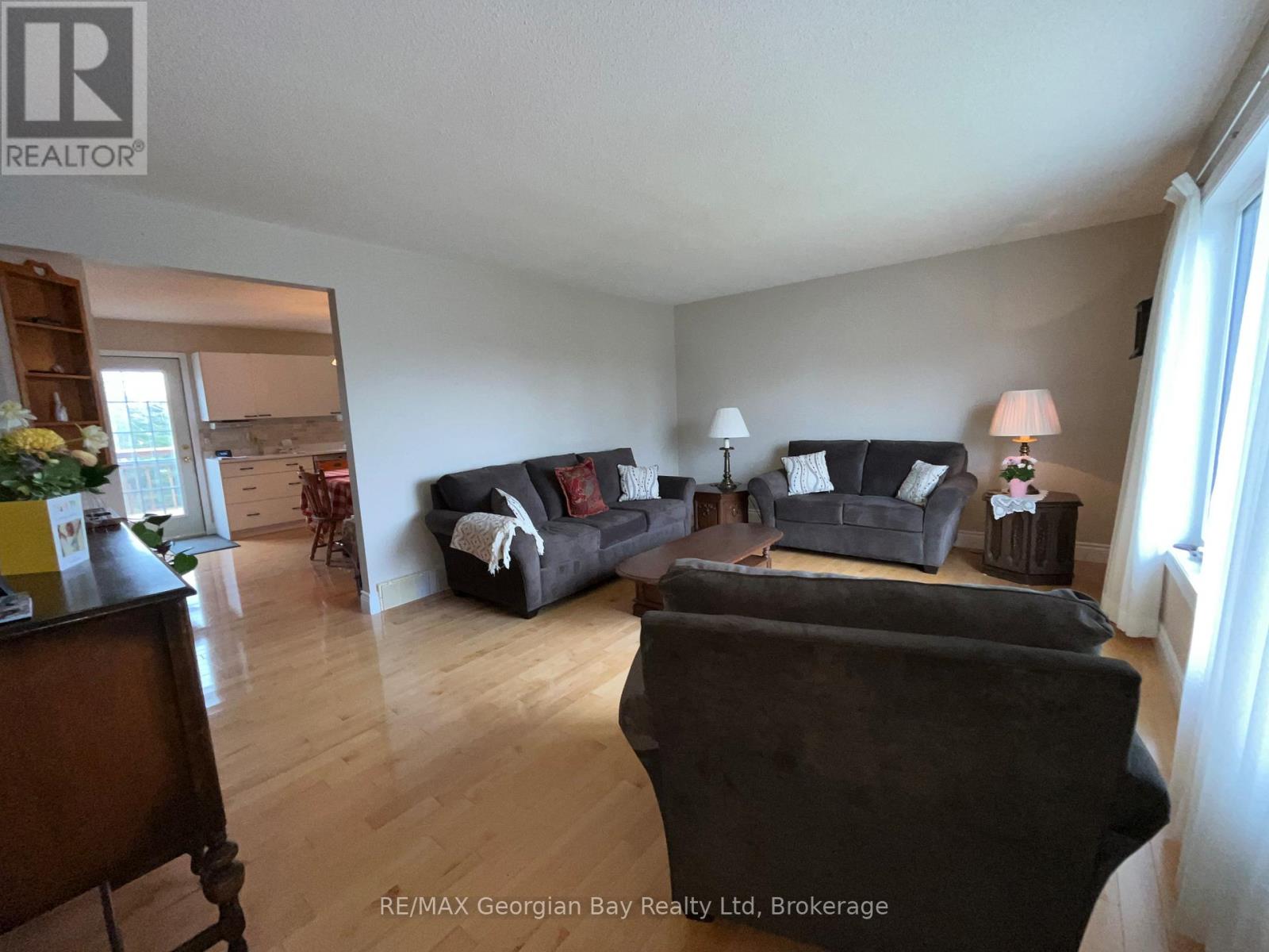 8 John Dillingno Street, Tay, Ontario  L0K 2A0 - Photo 8 - S13053318