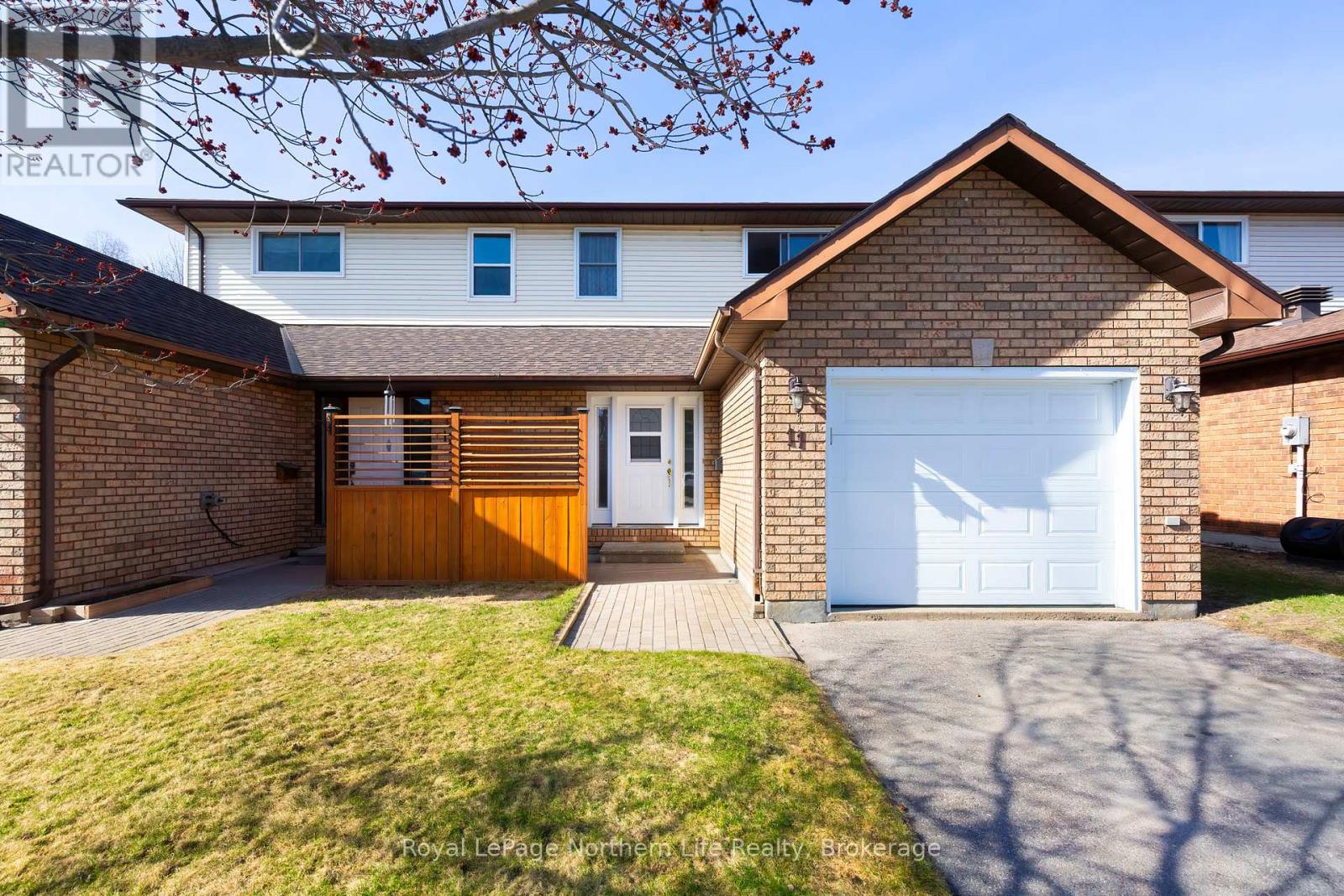 11 Paul Street, North Bay, Ontario  P1B 9L8 - Photo 2 - X13067610