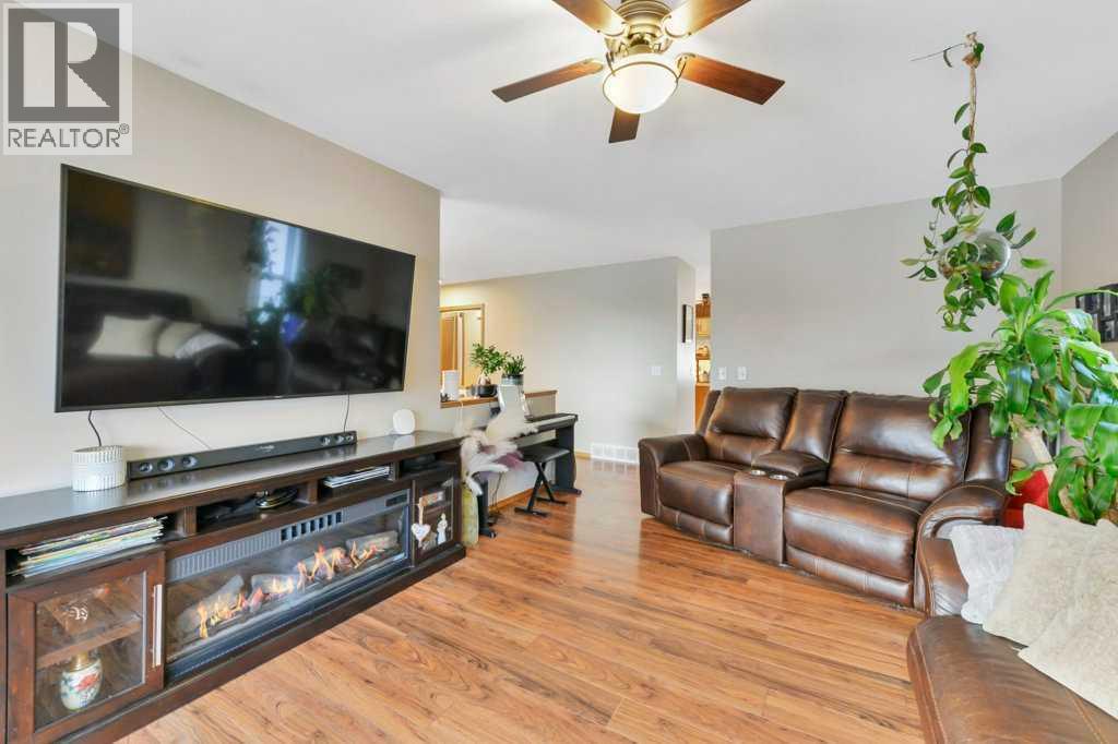 4 Blackstone Avenue, Lacombe, Alberta  T4L 1P8 - Photo 7 - A2281344