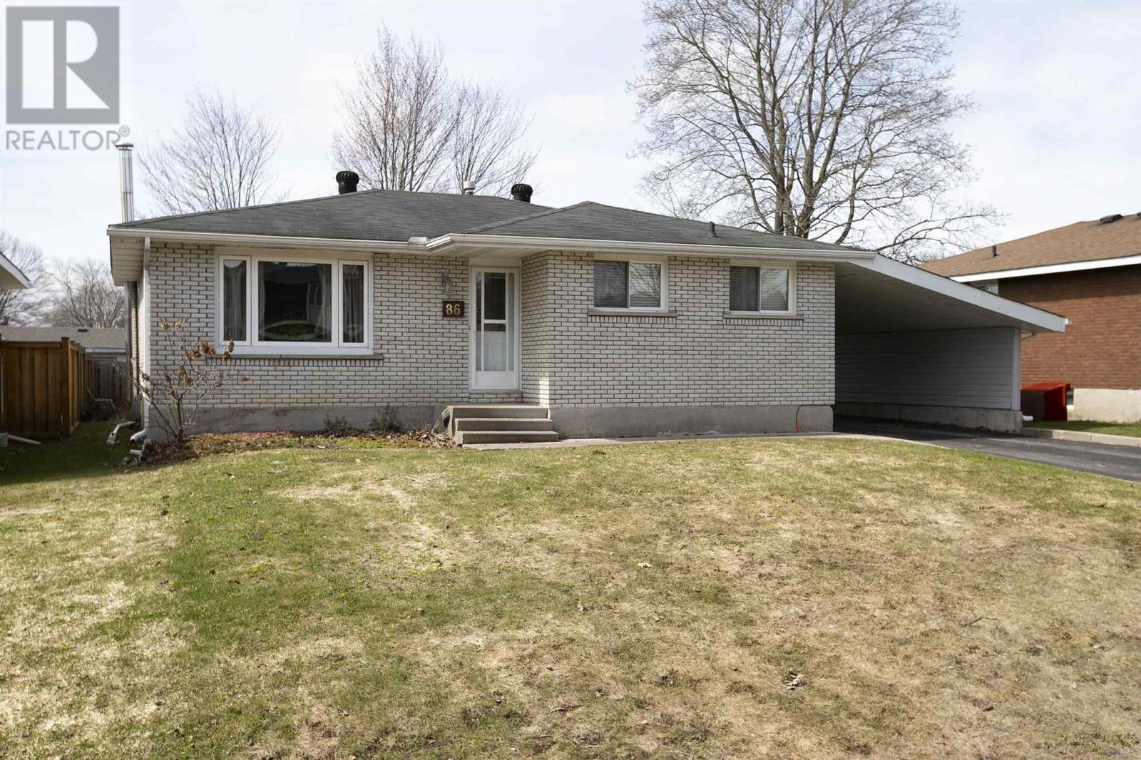 86 Joel Ct, Sault Ste. Marie, Ontario  P6A 5S4 - Photo 3 - SM260833