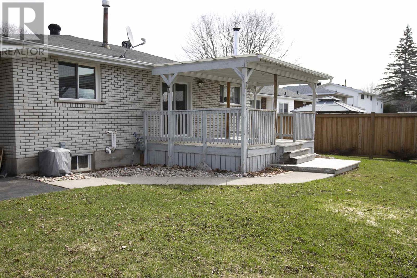 86 Joel Ct, Sault Ste. Marie, Ontario  P6A 5S4 - Photo 8 - SM260833
