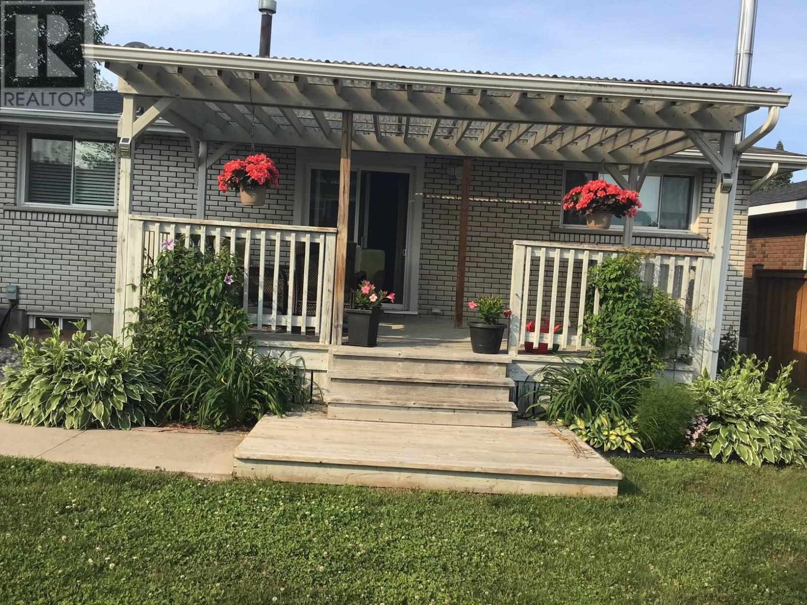 86 Joel Ct, Sault Ste. Marie, Ontario  P6A 5S4 - Photo 9 - SM260833