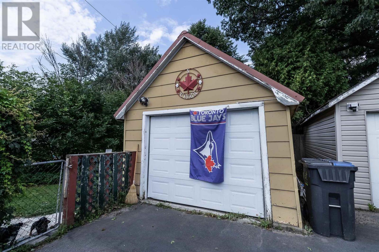 401 Second Ave, Sault Ste. Marie, Ontario  P6C 4N4 - Photo 2 - SM260836