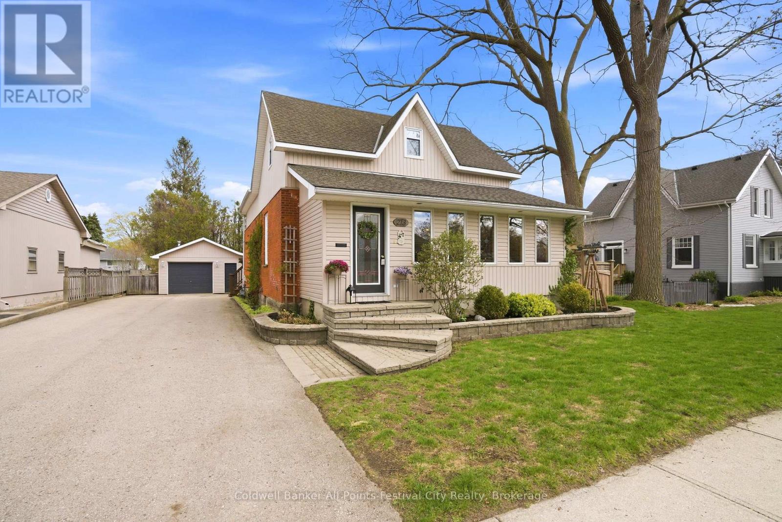 213 Warren Street, Goderich, Ontario  N7A 3W7 - Photo 1 - X13067520