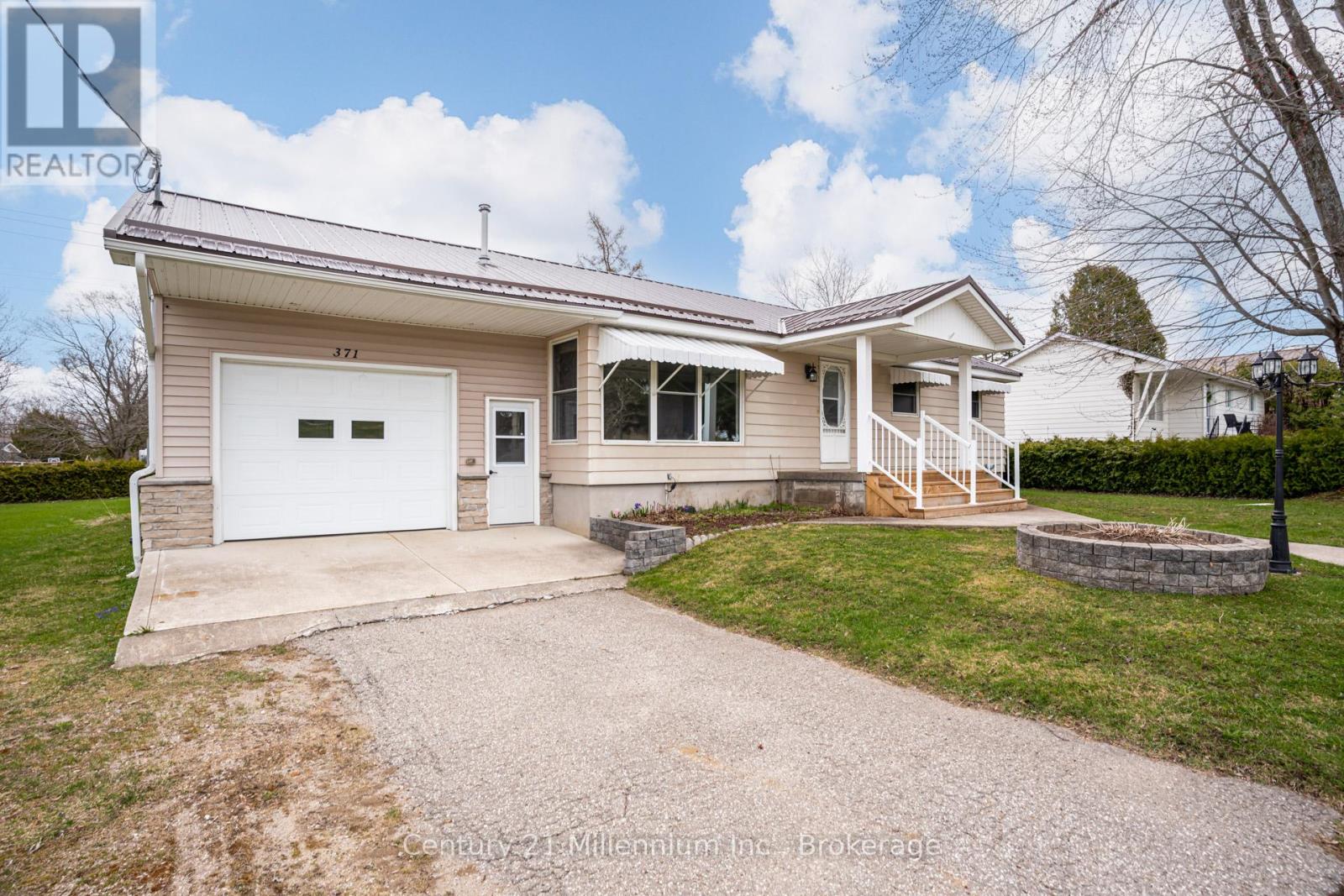 371 Hunter Street, South Bruce Peninsula, Ontario  N0H 2T0 - Photo 3 - X13067734