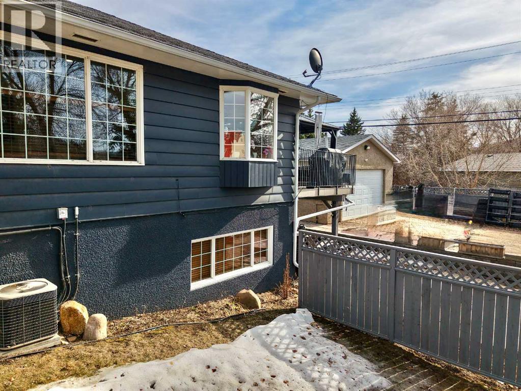 10702 101 Street, Peace River, Alberta  T8S 1L1 - Photo 3 - A2306969