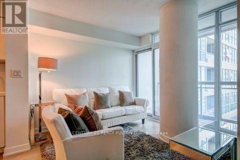 523 - 10 Capreol Court, Toronto, Ontario  M5V 4B3 - Photo 6 - C13067590