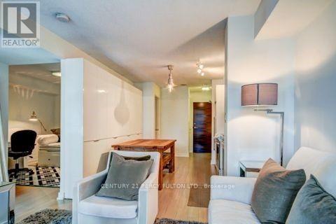523 - 10 Capreol Court, Toronto, Ontario  M5V 4B3 - Photo 7 - C13067590