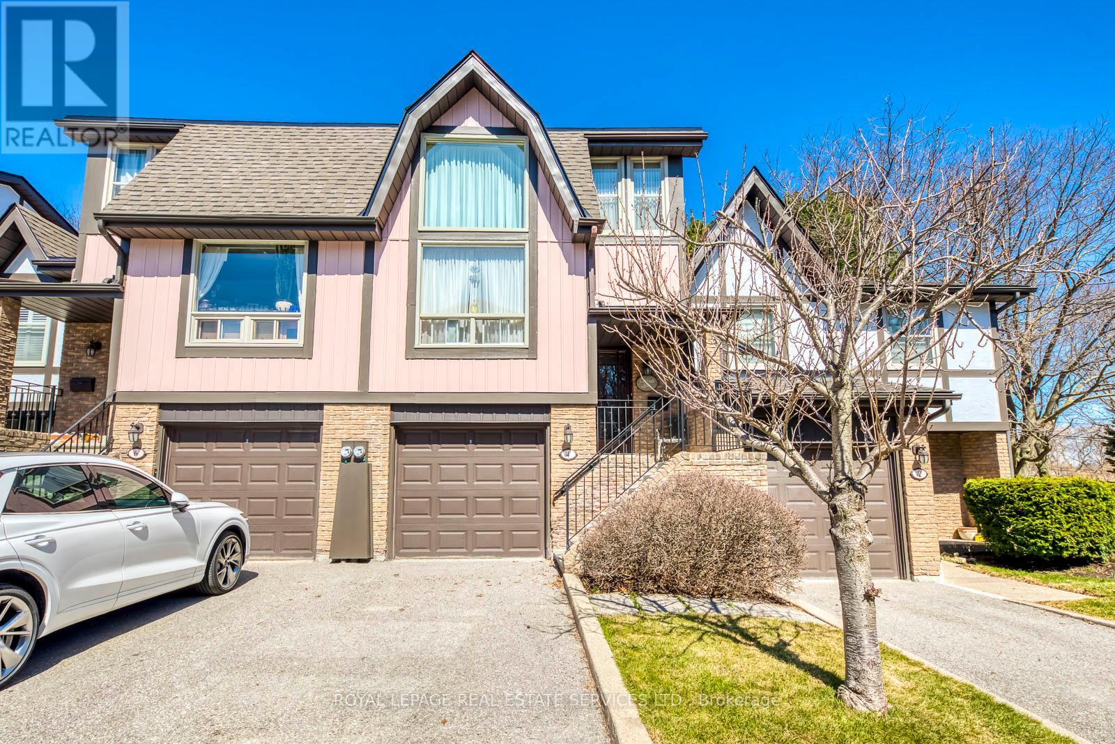 4 ENGLISH IVYWAY, Toronto, Ontario