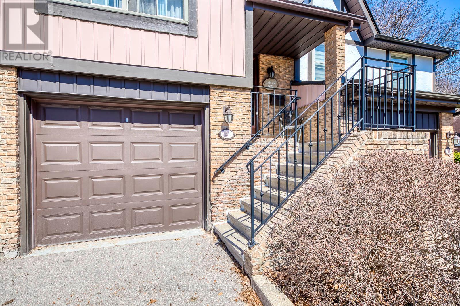 4 English Ivyway, Toronto, Ontario  M2H 3M4 - Photo 2 - C13067600