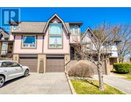 4 ENGLISH IVYWAY, Toronto, Ontario