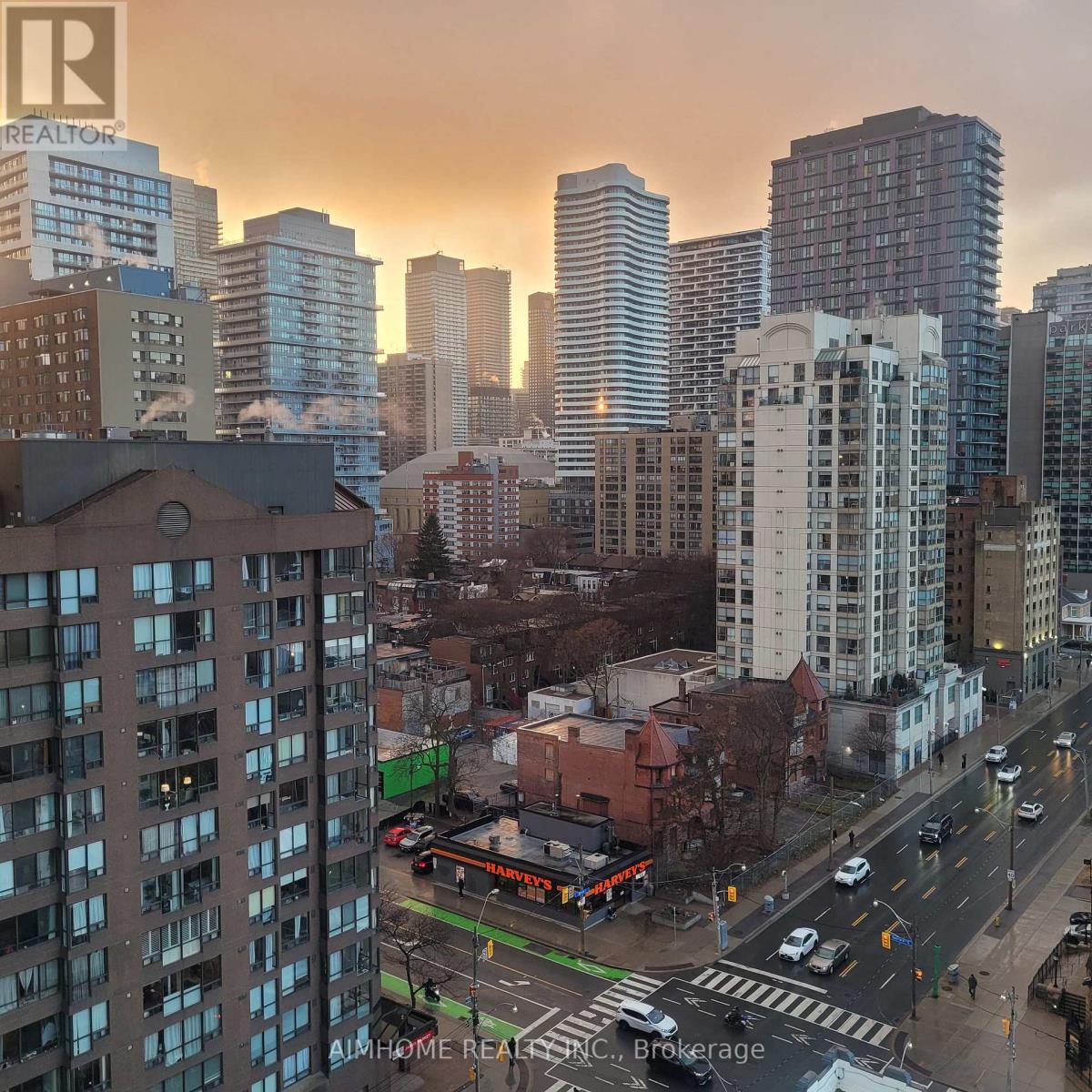 1509 - 319 JARVIS STREET
