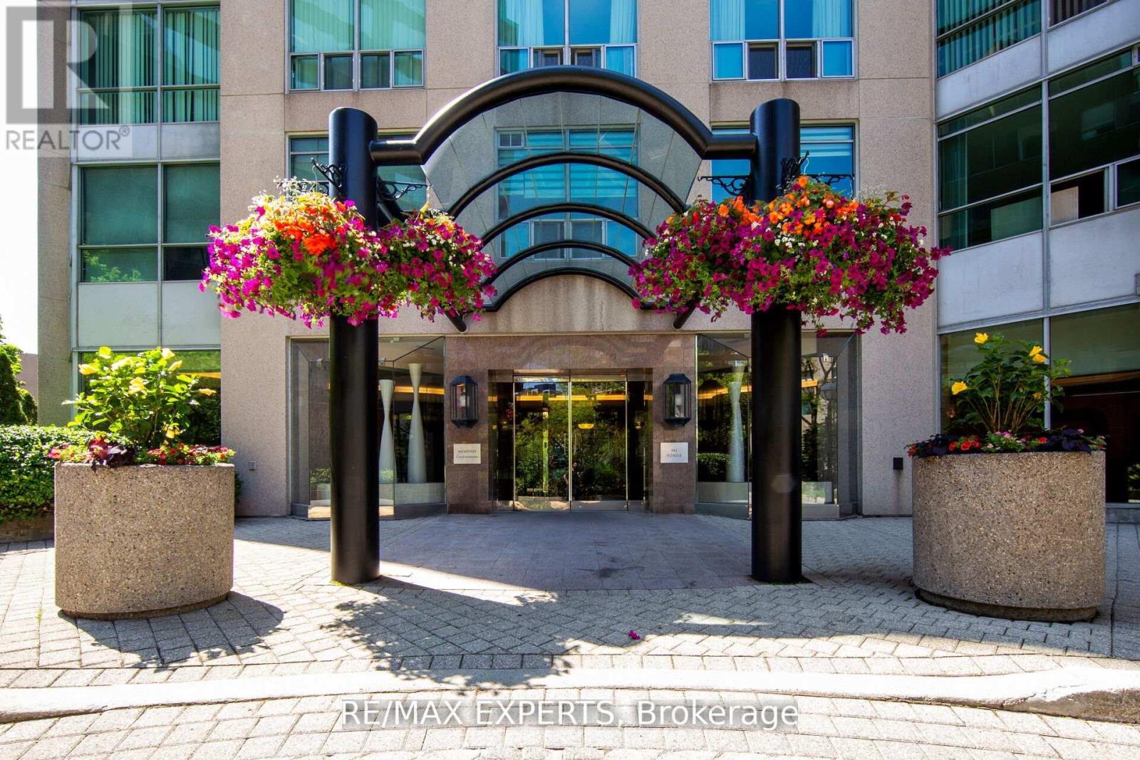 1006 - 942 Yonge Street, Toronto, Ontario  M4W 3S8 - Photo 4 - C13067802