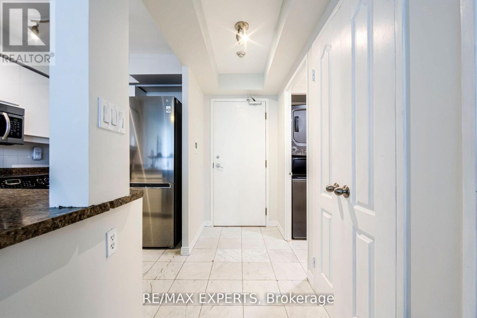1006 - 942 Yonge Street, Toronto, Ontario  M4W 3S8 - Photo 9 - C13067802