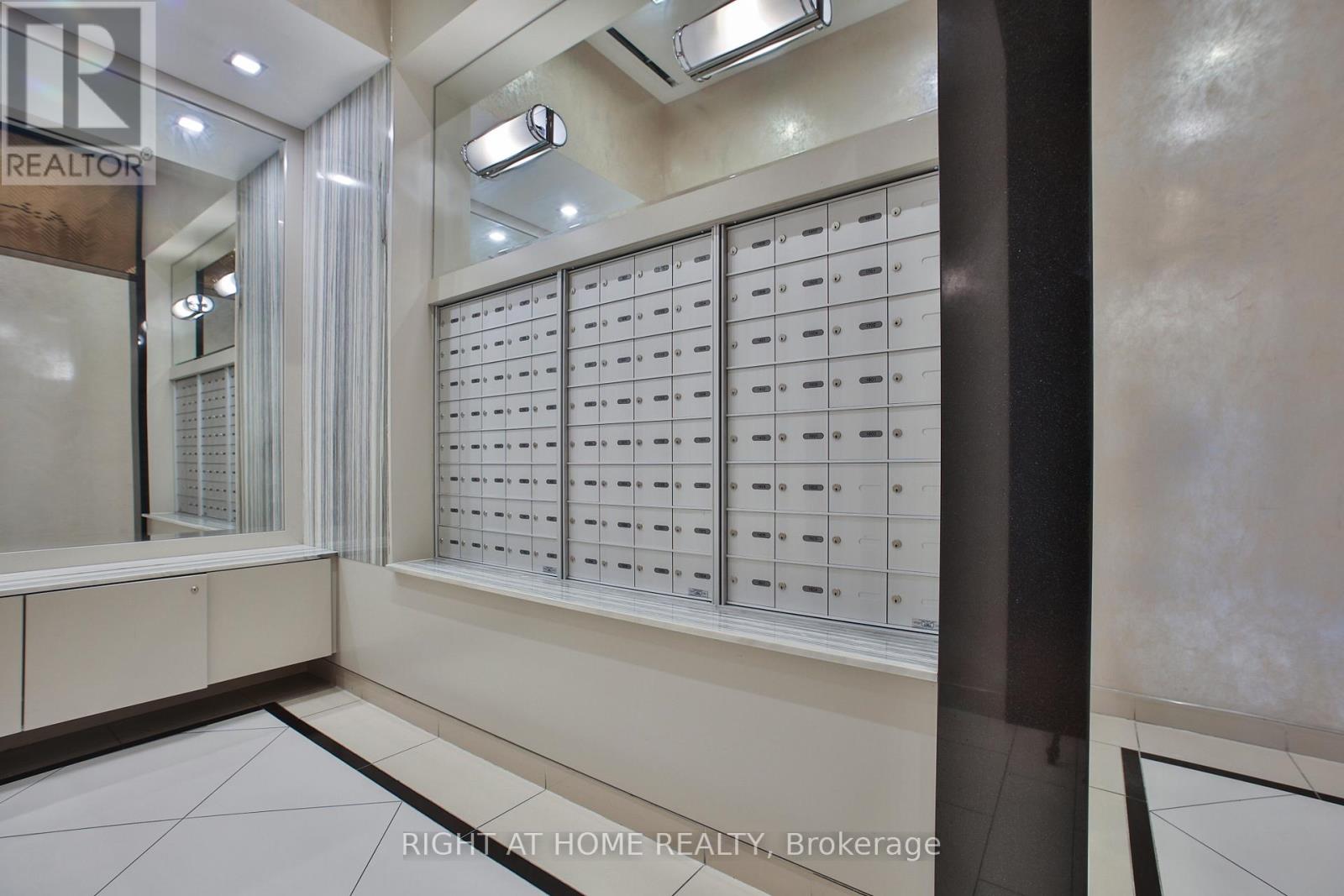 1303 - 1486 Bathurst Street, Toronto, Ontario  M5P 3G9 - Photo 4 - C13067814