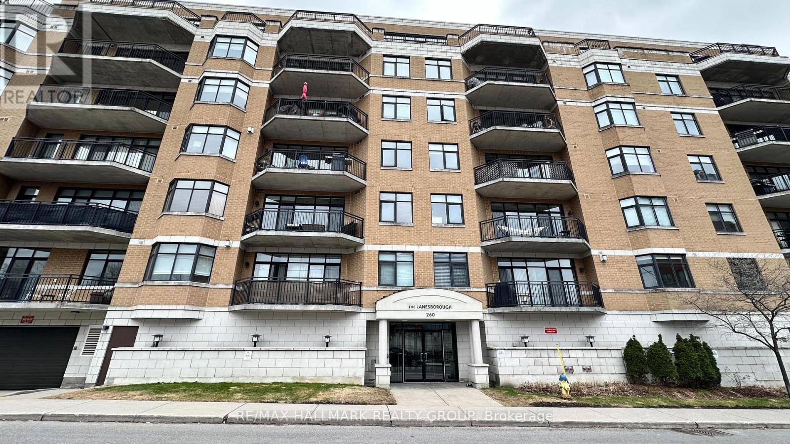 203 - 260 BESSERER STREET, Ottawa, Ontario