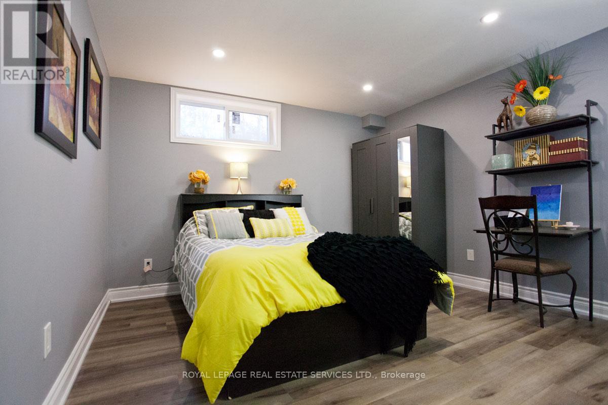 47 Knightsbridge Court, Whitby, Ontario  L1R 2T9 - Photo 2 - E13067532