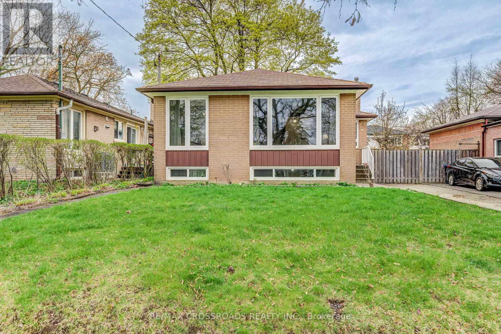 30 Murmouth Road, Toronto, Ontario  M1T 2R1 - Photo 3 - E13067608