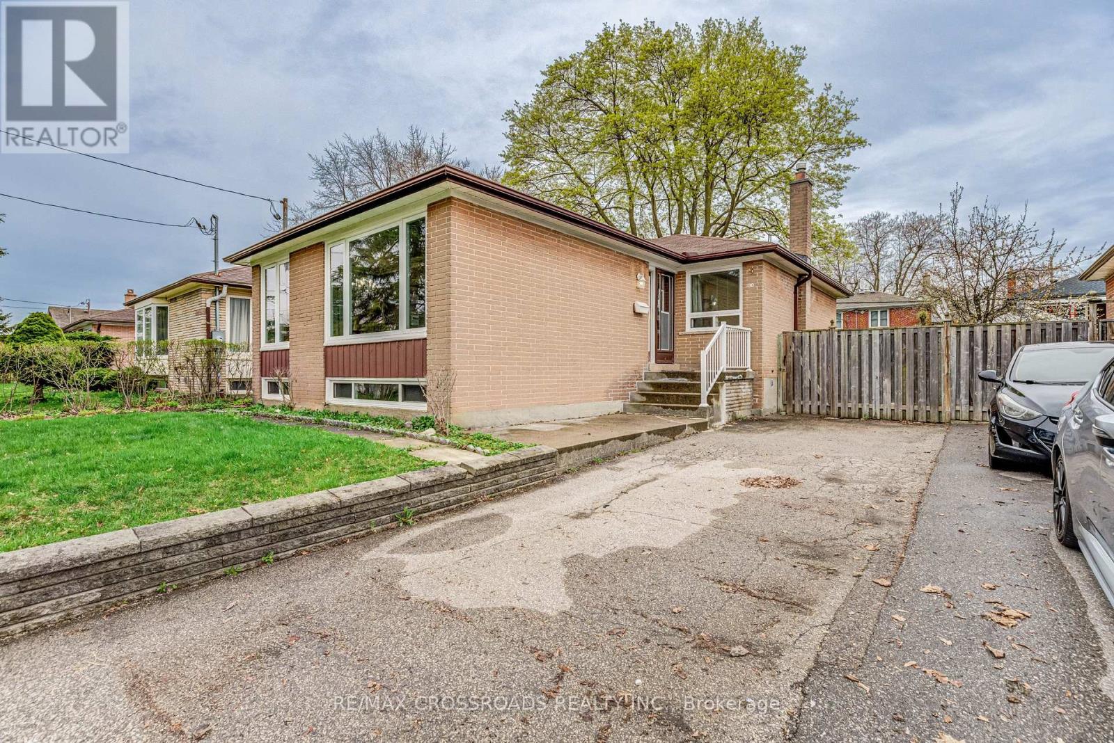 30 Murmouth Road, Toronto, Ontario  M1T 2R1 - Photo 4 - E13067608