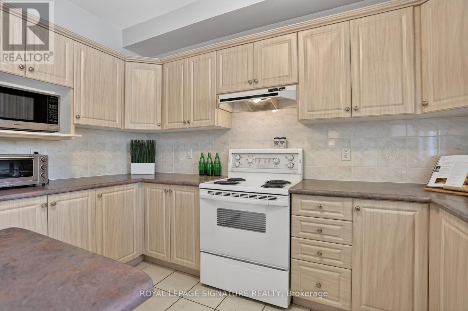 21 Romac Drive, Toronto (Highland Creek), Ontario  M1C 5H1 - Photo 18 - E13067618