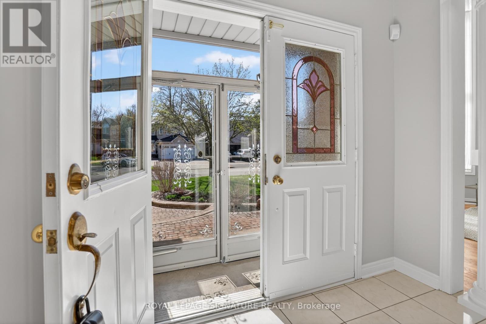 21 Romac Drive, Toronto (Highland Creek), Ontario  M1C 5H1 - Photo 3 - E13067618