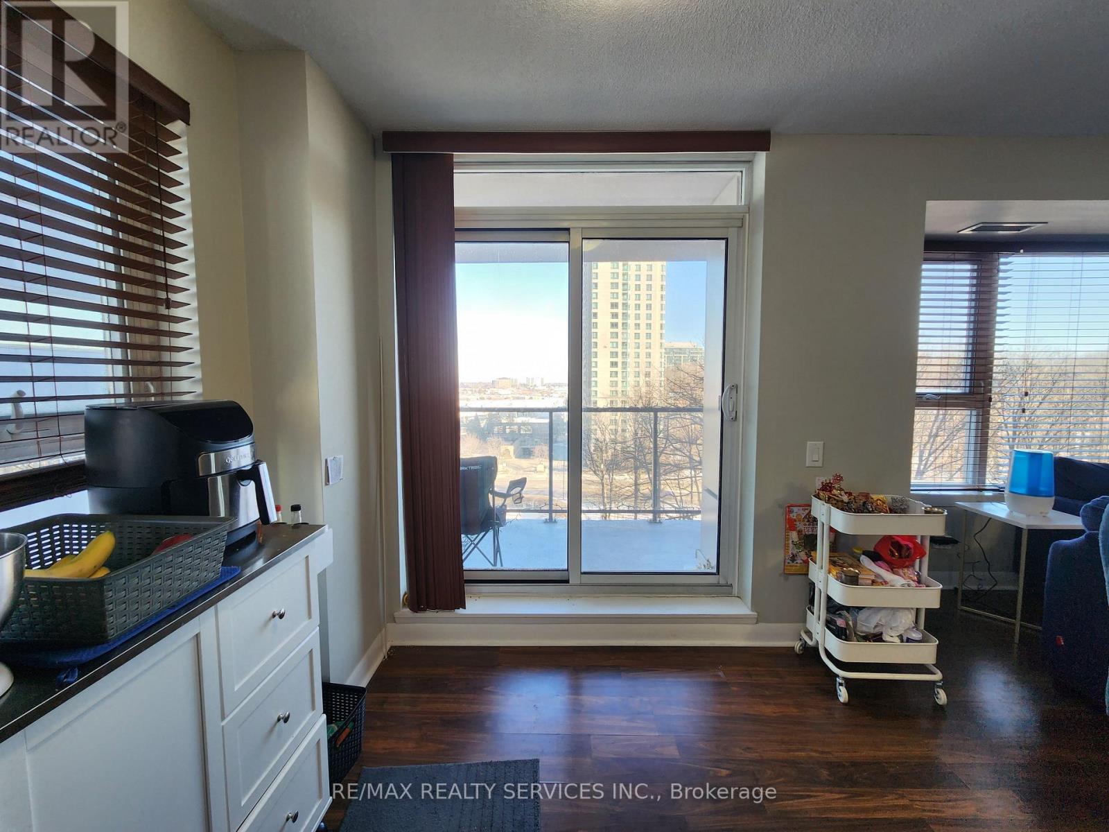 1002 - 25 Town Centre Court, Toronto, Ontario  M1P 0B4 - Photo 13 - E13067850