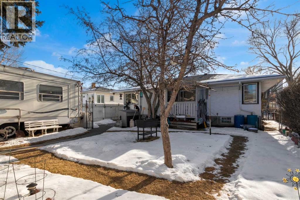719 33a Street NW, Calgary, Alberta  T2N 2X2 - Photo 12 - A2289194
