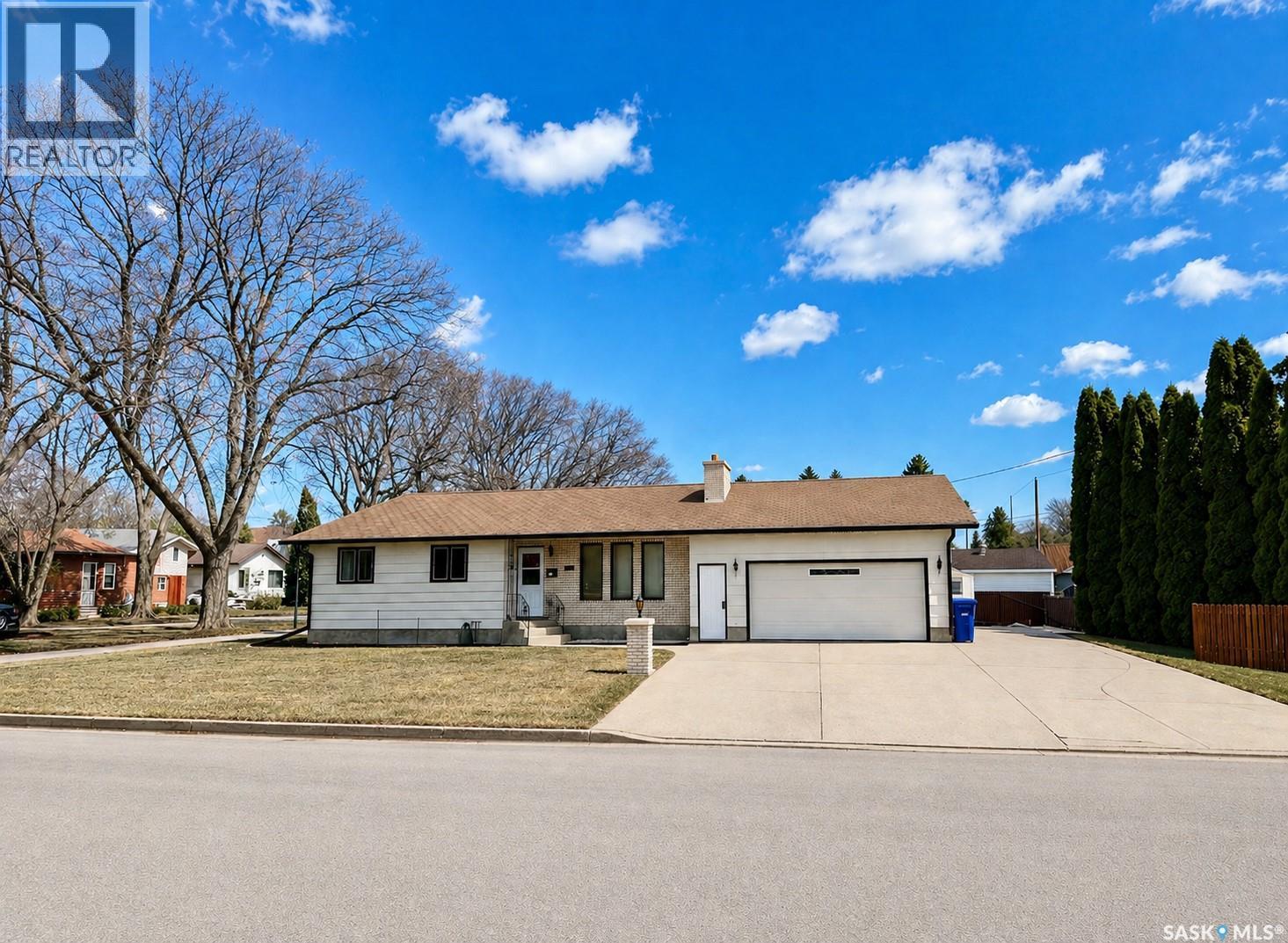 802 7th STREET E, saskatoon, Saskatchewan