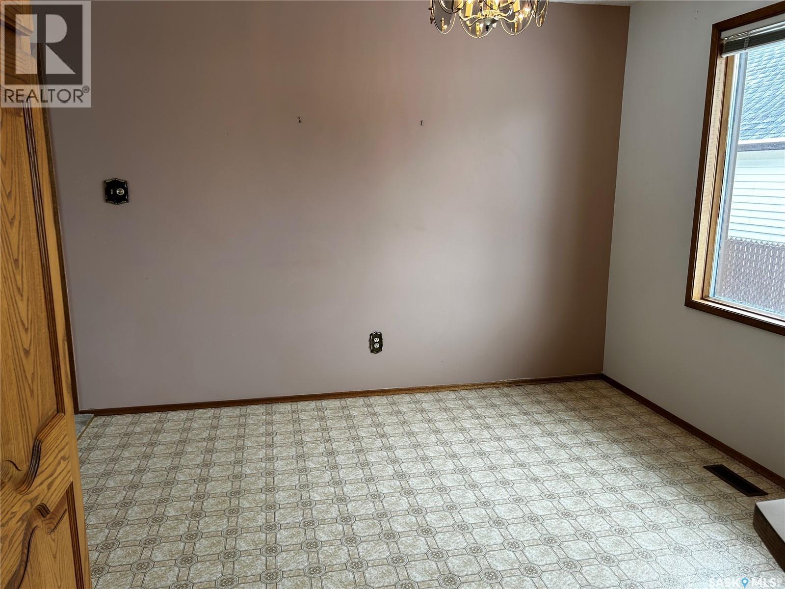 802 7th Street E, Saskatoon, Saskatchewan  S7H 0Y4 - Photo 12 - SK034391