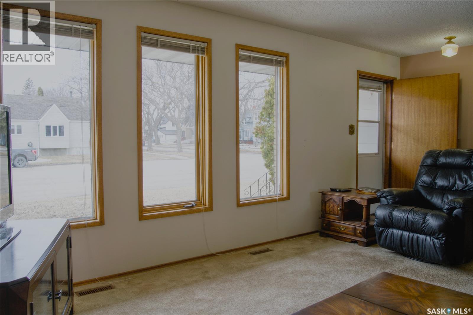 802 7th Street E, Saskatoon, Saskatchewan  S7H 0Y4 - Photo 6 - SK034391