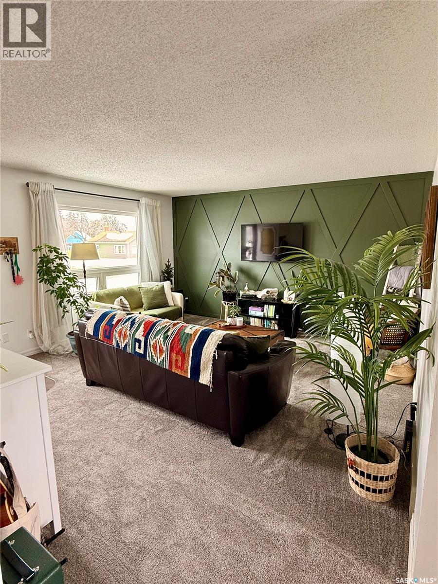 410 Maple Road W, Nipawin, Saskatchewan  S0E 1E0 - Photo 4 - SK034342