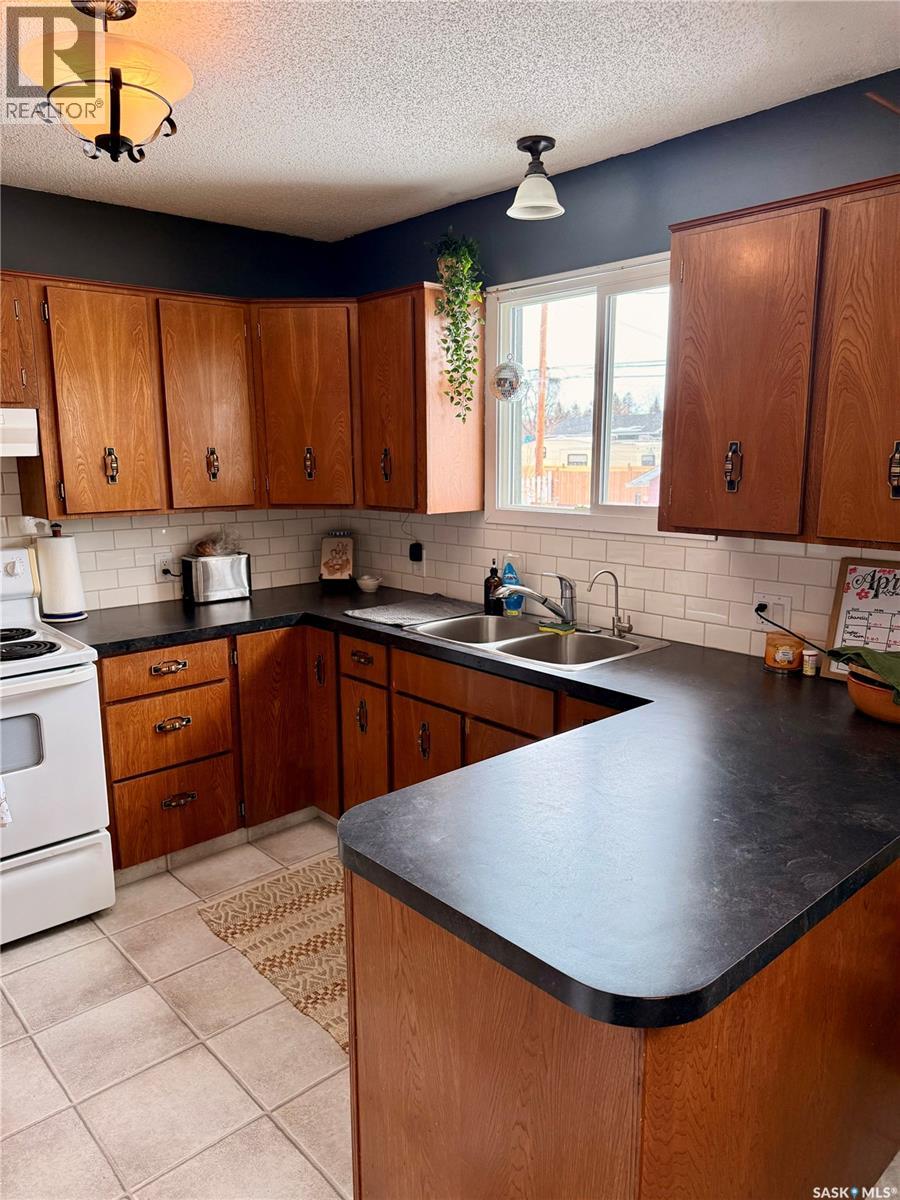 410 Maple Road W, Nipawin, Saskatchewan  S0E 1E0 - Photo 6 - SK034342