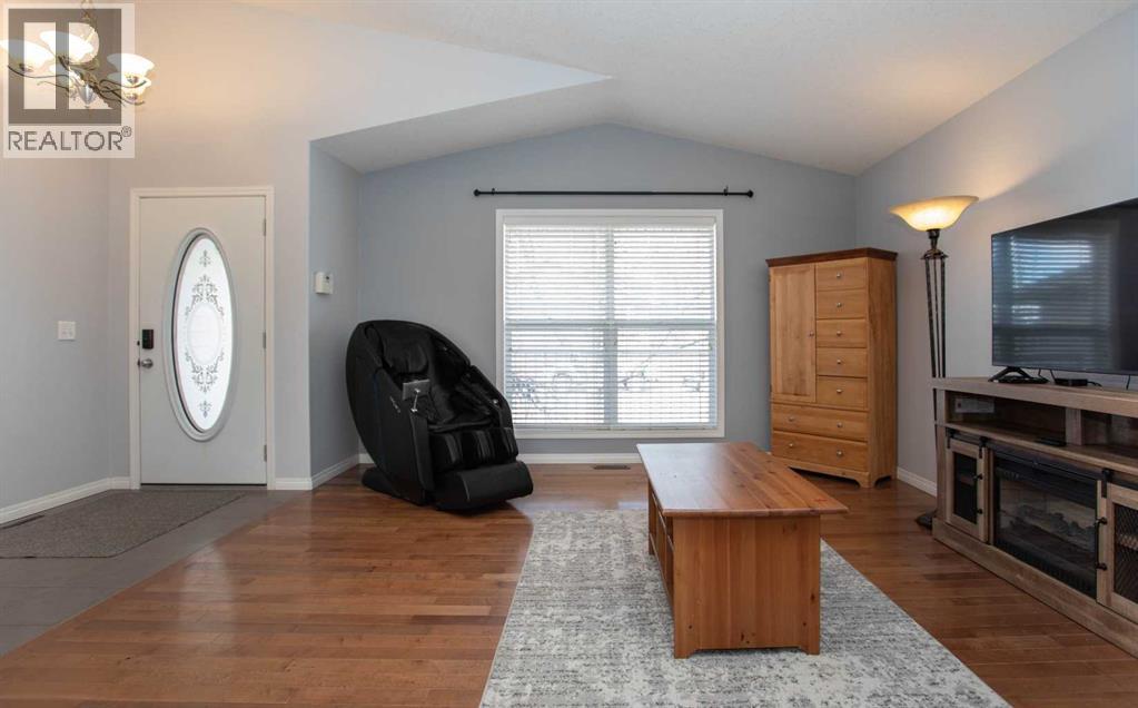 412 Highland Close, Strathmore, Alberta  T2A 3M9 - Photo 2 - A2306186