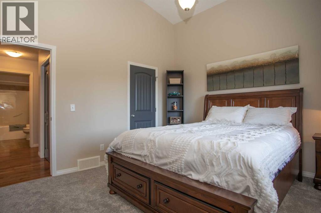 412 Highland Close, Strathmore, Alberta  T2A 3M9 - Photo 12 - A2306186