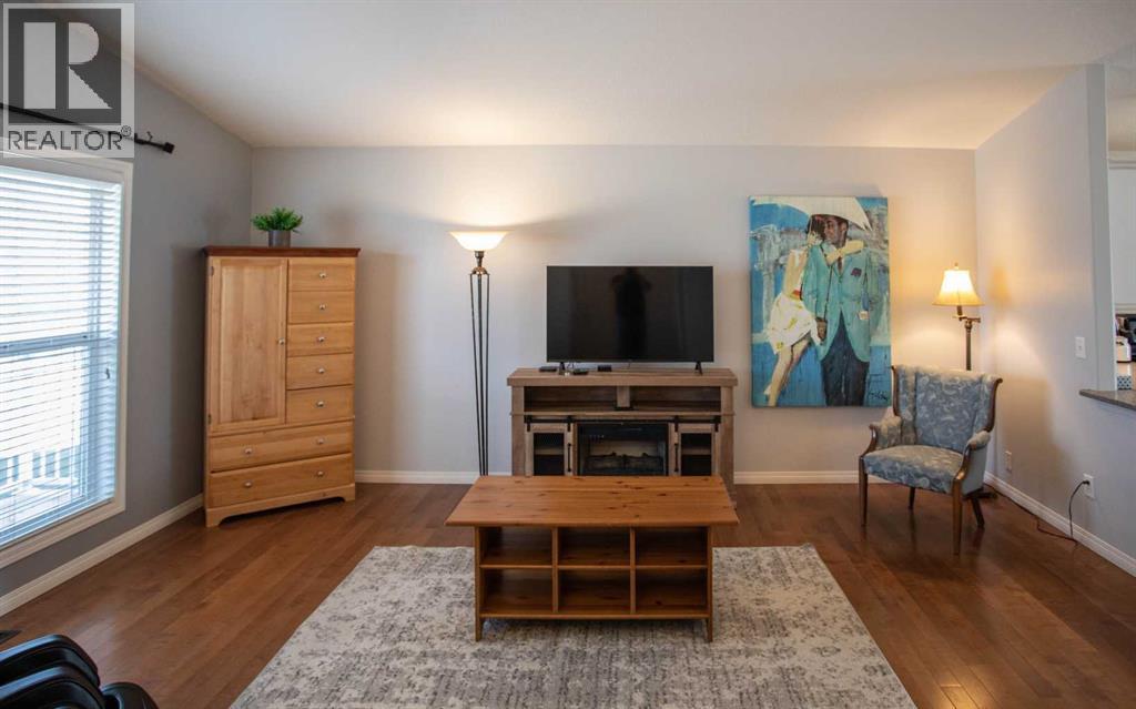 412 Highland Close, Strathmore, Alberta  T2A 3M9 - Photo 3 - A2306186