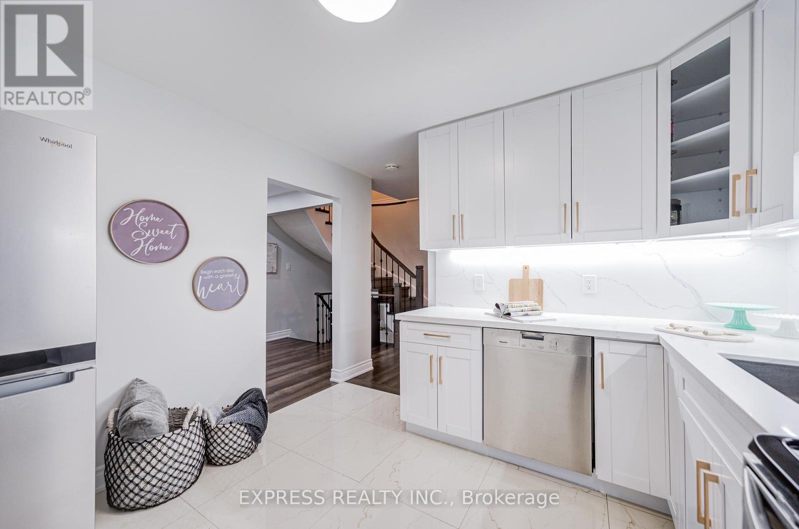 61 Trothen Circle, Markham, Ontario  L3P 4H3 - Photo 13 - N13067876